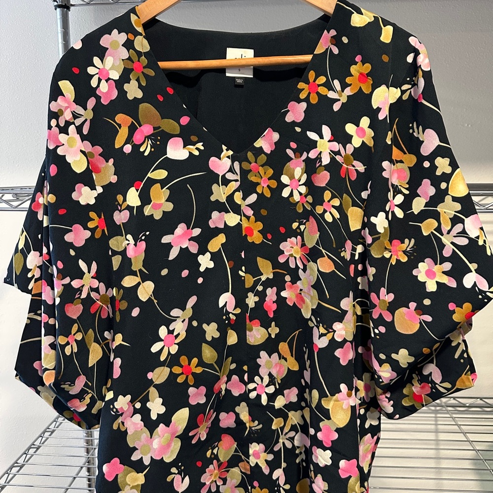 CAbi Black Floral Women's Kimono Blouse